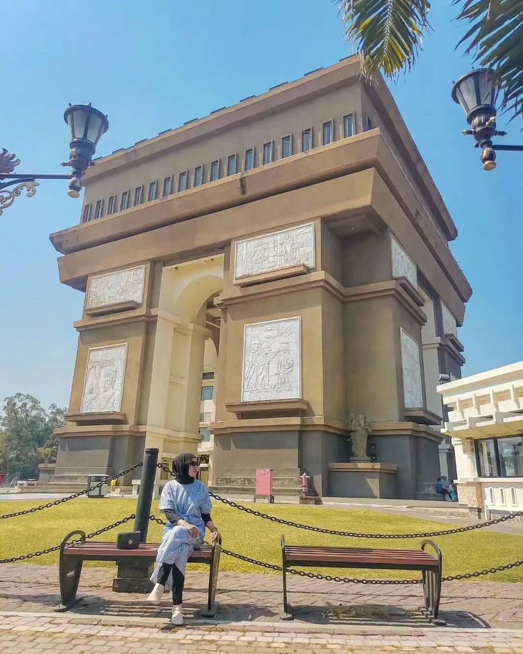 tempat wisata di kediri untuk anak anak, simpang lima gumul.jpg