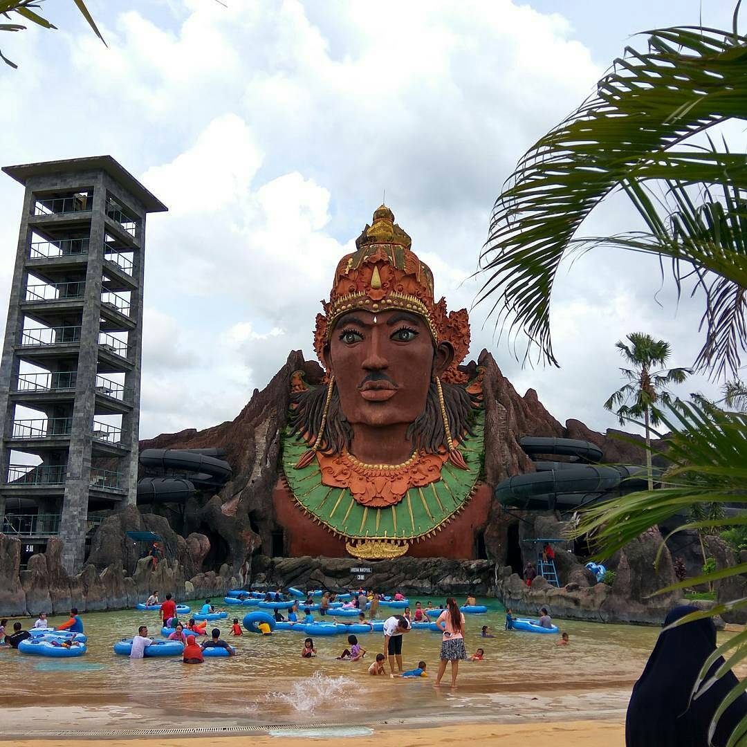 tempat wisata di solo untuk anak, pandawa water world.jpg
