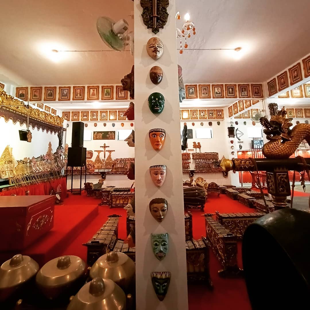 tempat wisata untuk anak di mojokerto, museum gubug wayang.jpg