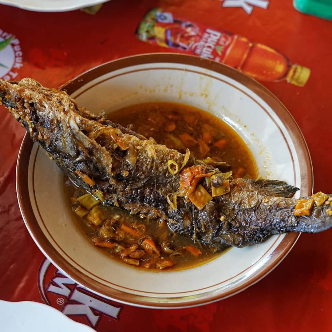 warung makan mangut beong sehati.jpg