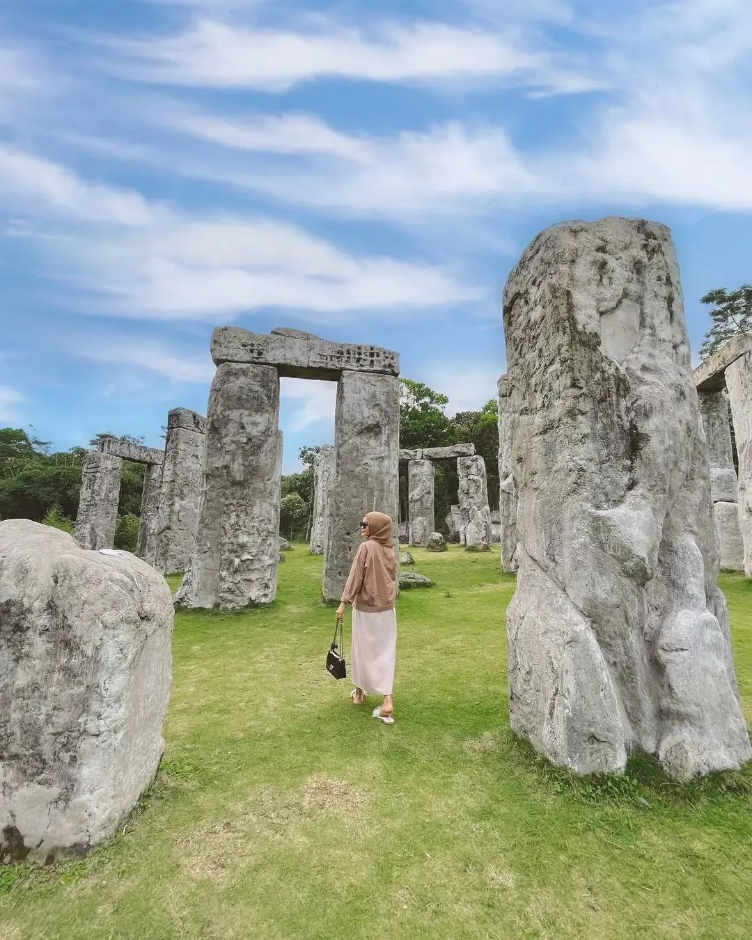 wisata anak di sleman, stonehenge yogyakarta.jpg