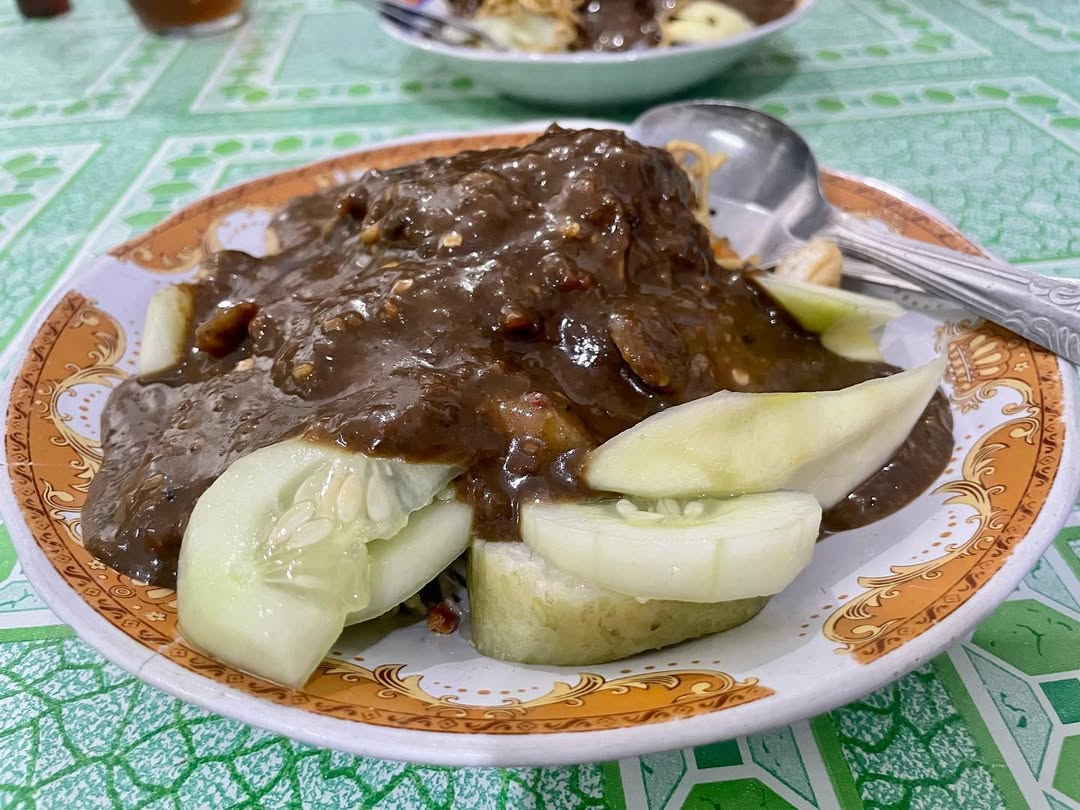 wisata kuliner dekat stasiun gubeng, rujak cingur cak durasim.jpg